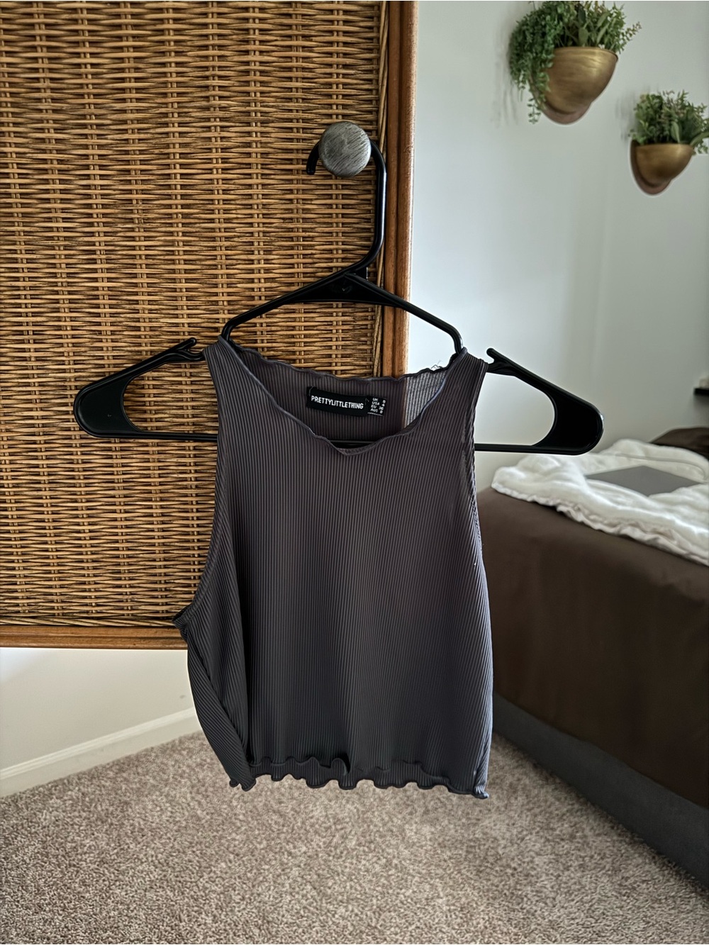 PrettyLittleThing Charcoal Ribbed Crop Tank